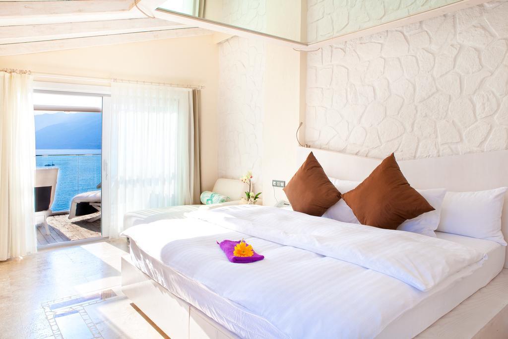 Peninsula Gardens Hotel - Adults Only كاس الغرفة الصورة